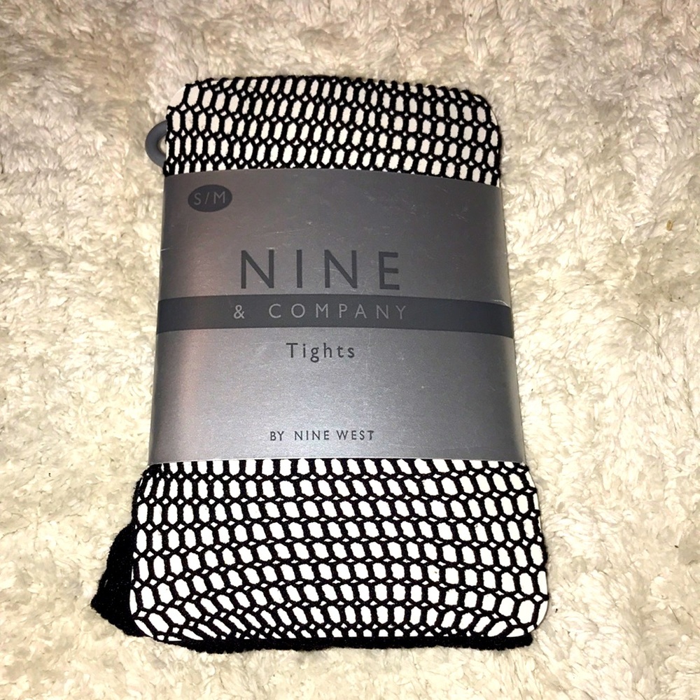 New Nine West black nylon fishnet tights hosiery stocking S M 5’-5’5” & 90-135